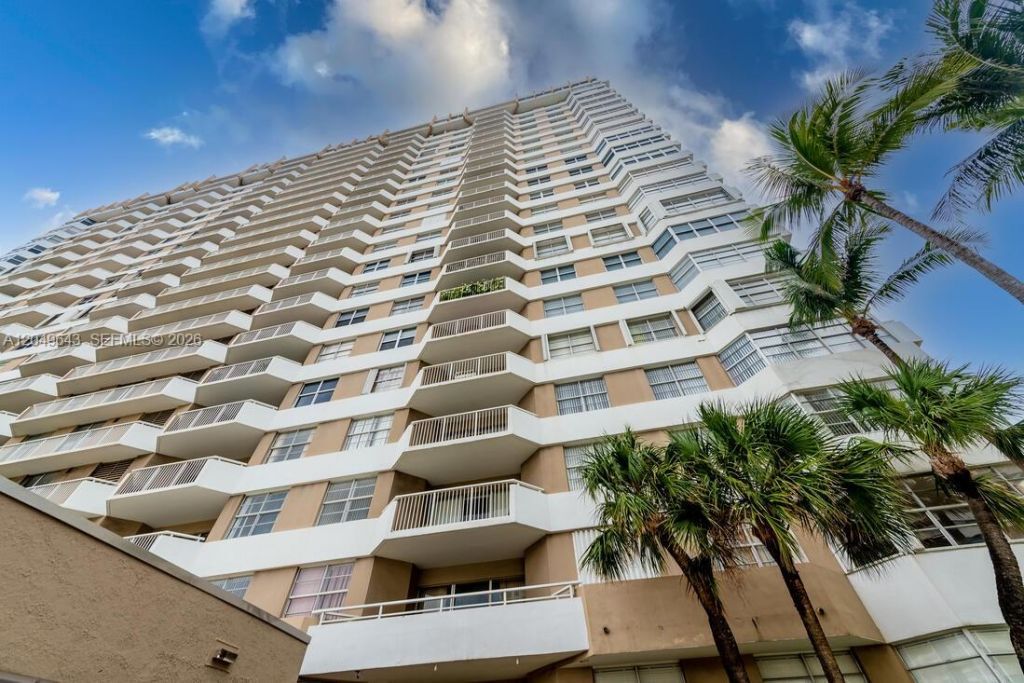 1985 S Ocean Dr , Unit 2Q, Hallandale Beach, FL 33009 Photo