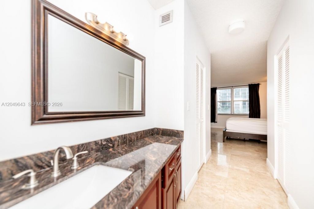 1985 S Ocean Dr , Unit 2Q, Hallandale Beach, FL 33009 Photo