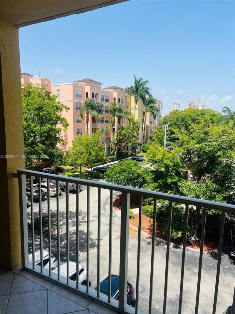 19601 E Country Club Dr, Unit 7405, Aventura, FL 33180 Photo