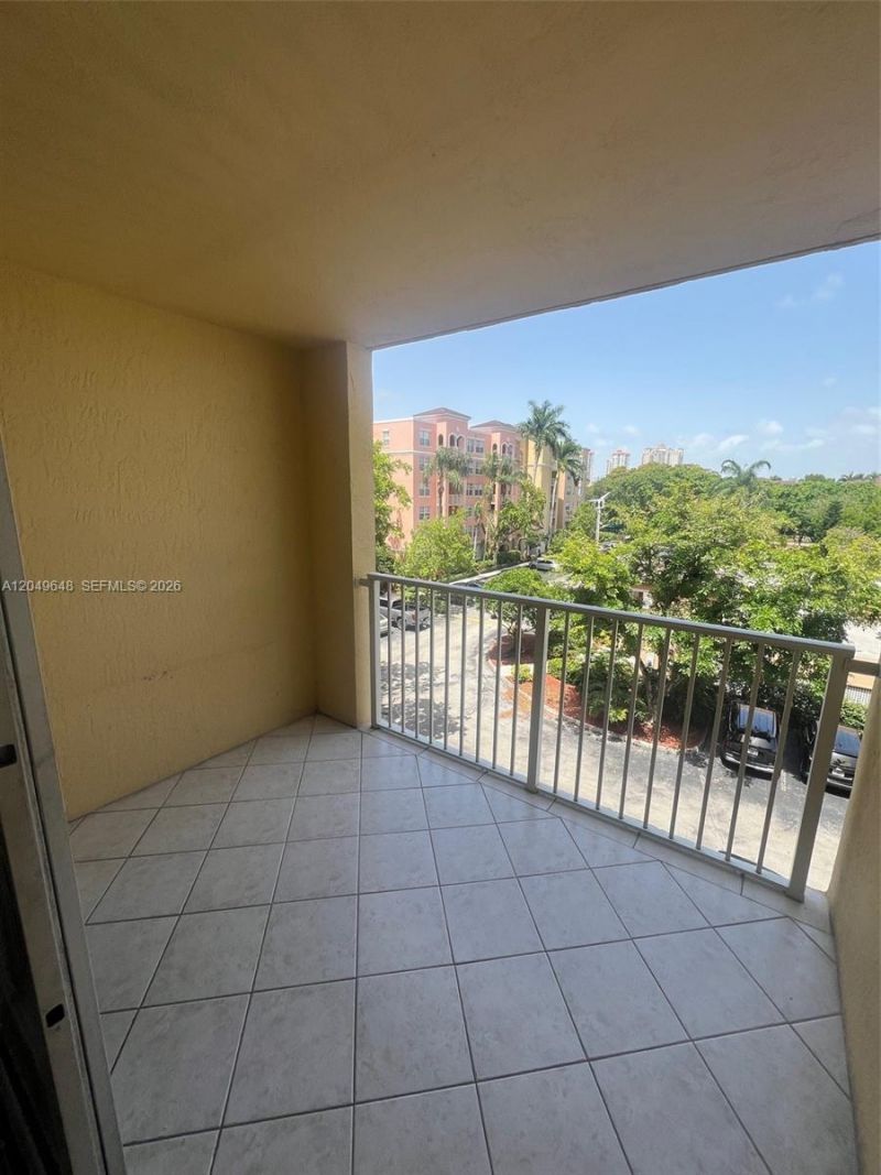 19601 E Country Club Dr, Unit 7405, Aventura, FL 33180 Photo