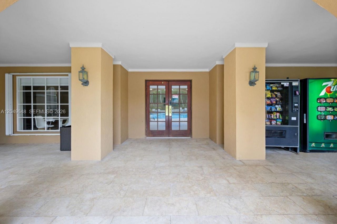 19601 E Country Club Dr, Unit 7405, Aventura, FL 33180 Photo