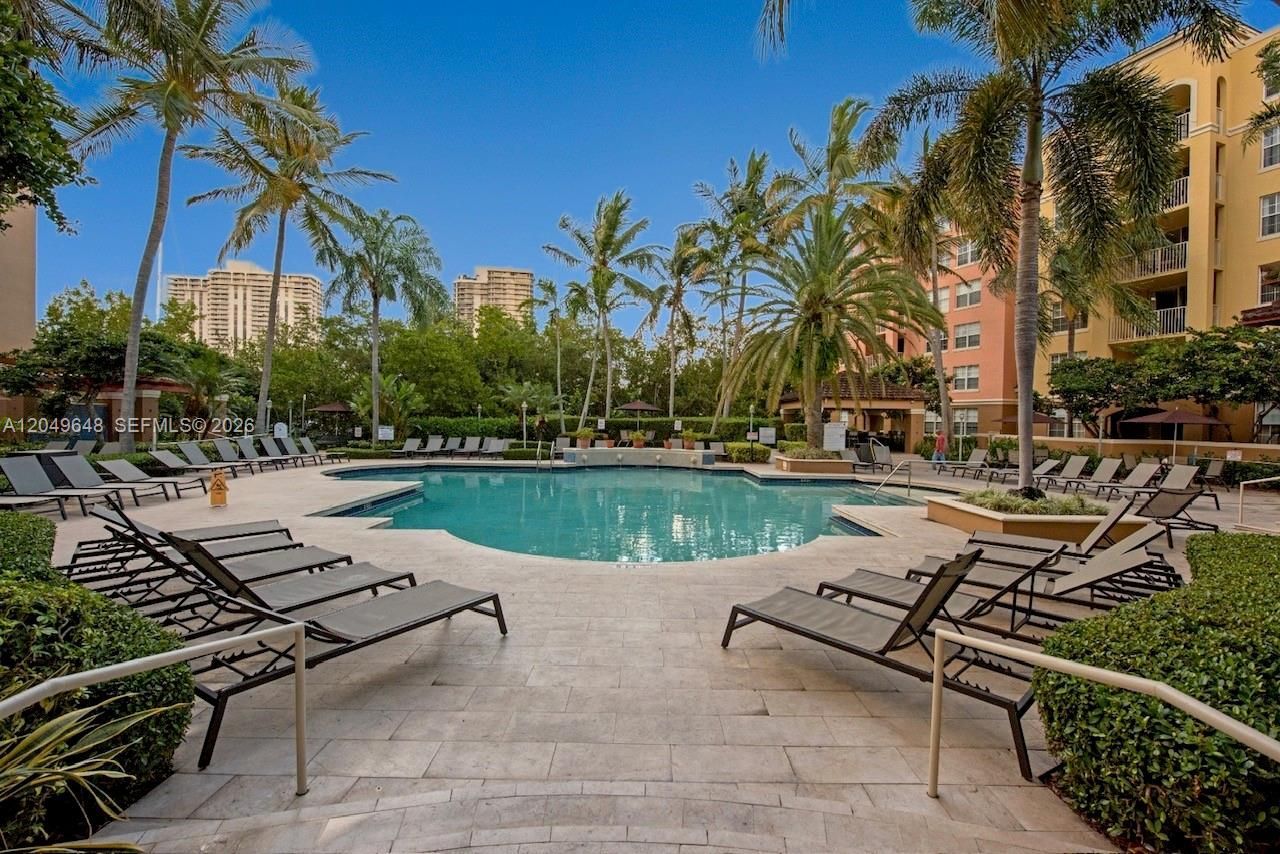 19601 E Country Club Dr, Unit 7405, Aventura, FL 33180 Photo