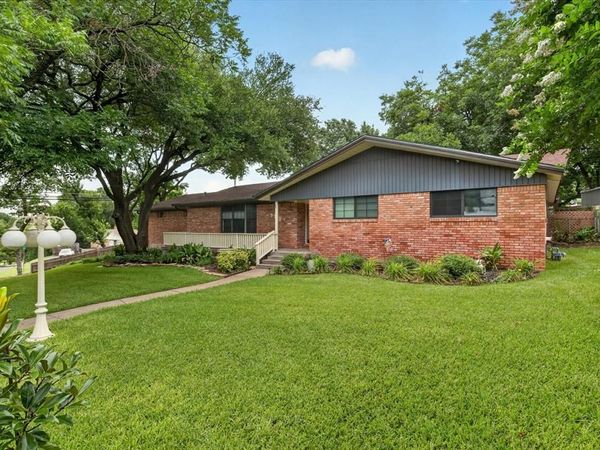 9700 Brookwood Circle, Woodway, TX 76712