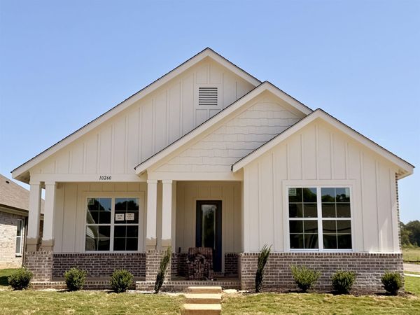 10260 LOUANNE DR, Collierville, TN 38017