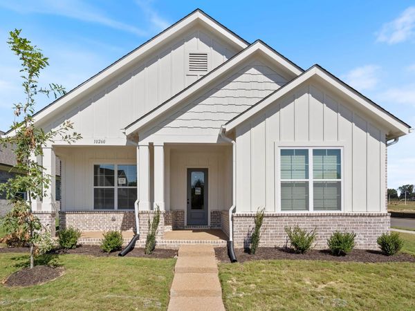 10260 LOUANNE DR, Collierville, TN 38017