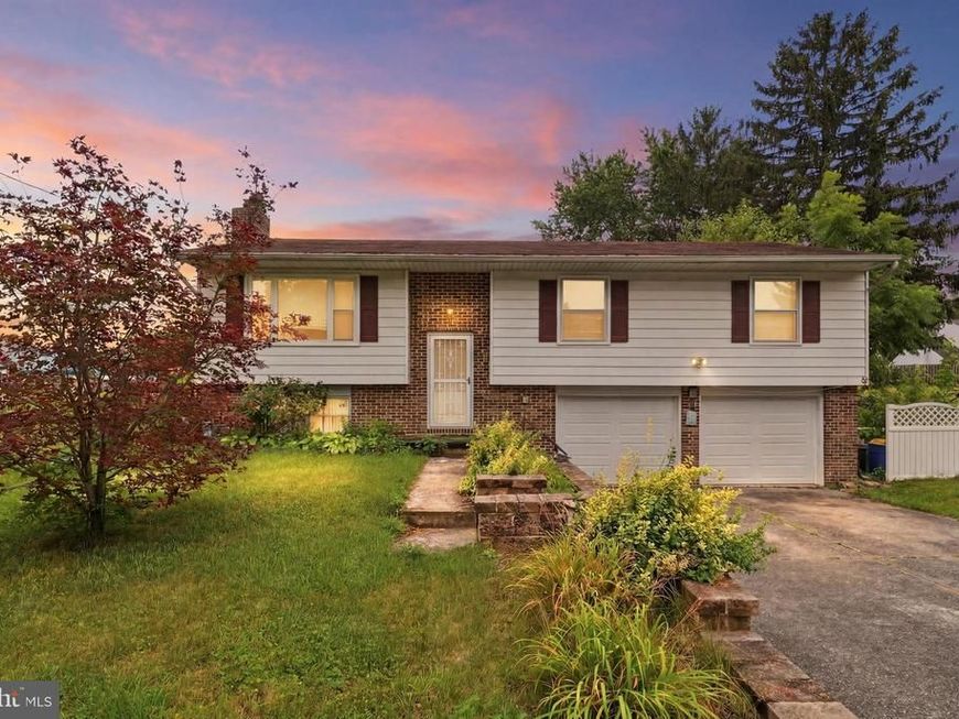 2708 Sunset Lane, York, PA 17408 Main Photo