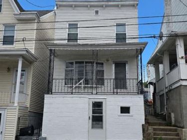 142 ARNOT STREET, SAINT CLAIR, PA 17970