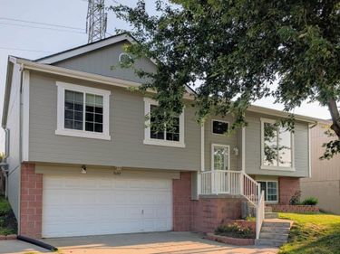 7602 Howell Street, Omaha, NE 68122