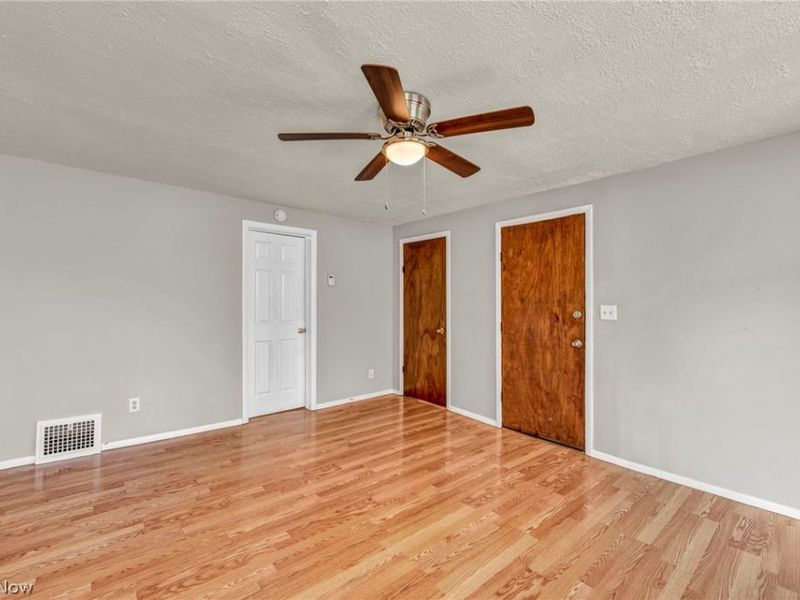 1559 Hopkins Avenue, Lakewood, OH 44107 Photo 14
