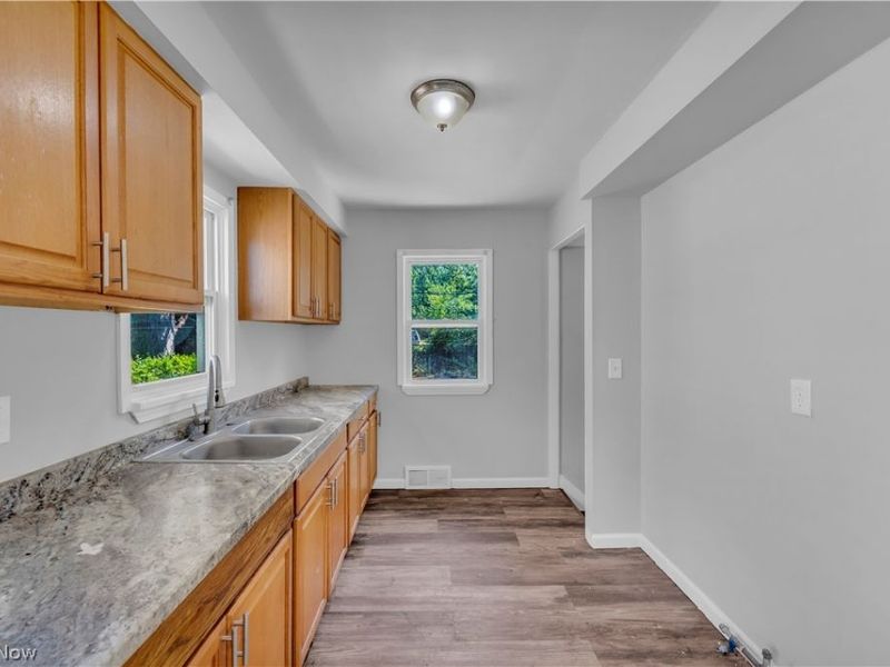 18304 Garden Boulevard, Warrensville Heights, OH 44128 Photo 10