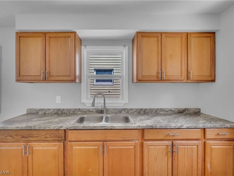18304 Garden Boulevard, Warrensville Heights, OH 44128 Photo 9