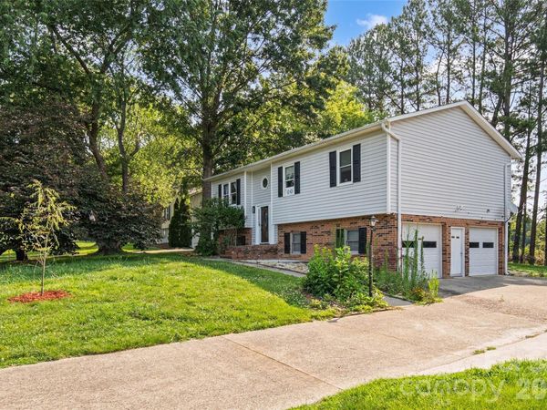 2114 Margaret Drive , Mount Airy, NC 27030