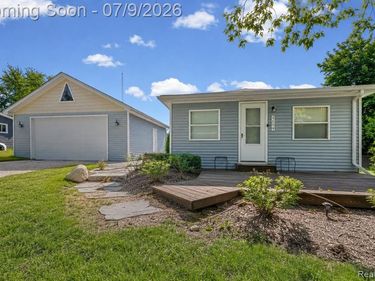 4694 Lakeborn Drive, White Lake Twp, MI 48383