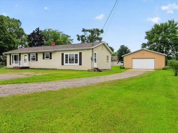 7898 Broomfield Road E, Mt Pleasant, MI 48858