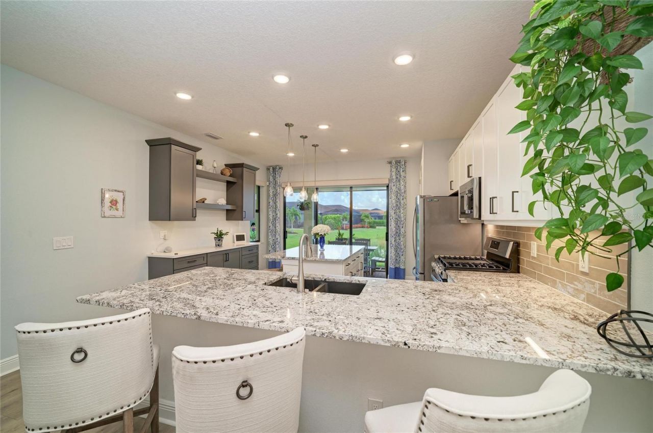 5286 Barnett Circle , Bradenton, FL 34211 Photo