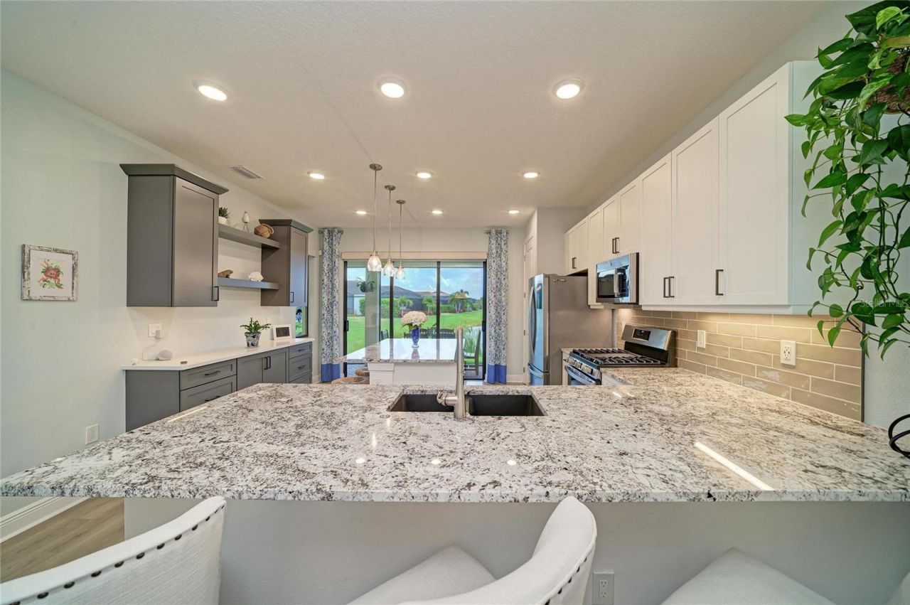 5286 Barnett Circle , Bradenton, FL 34211 Photo