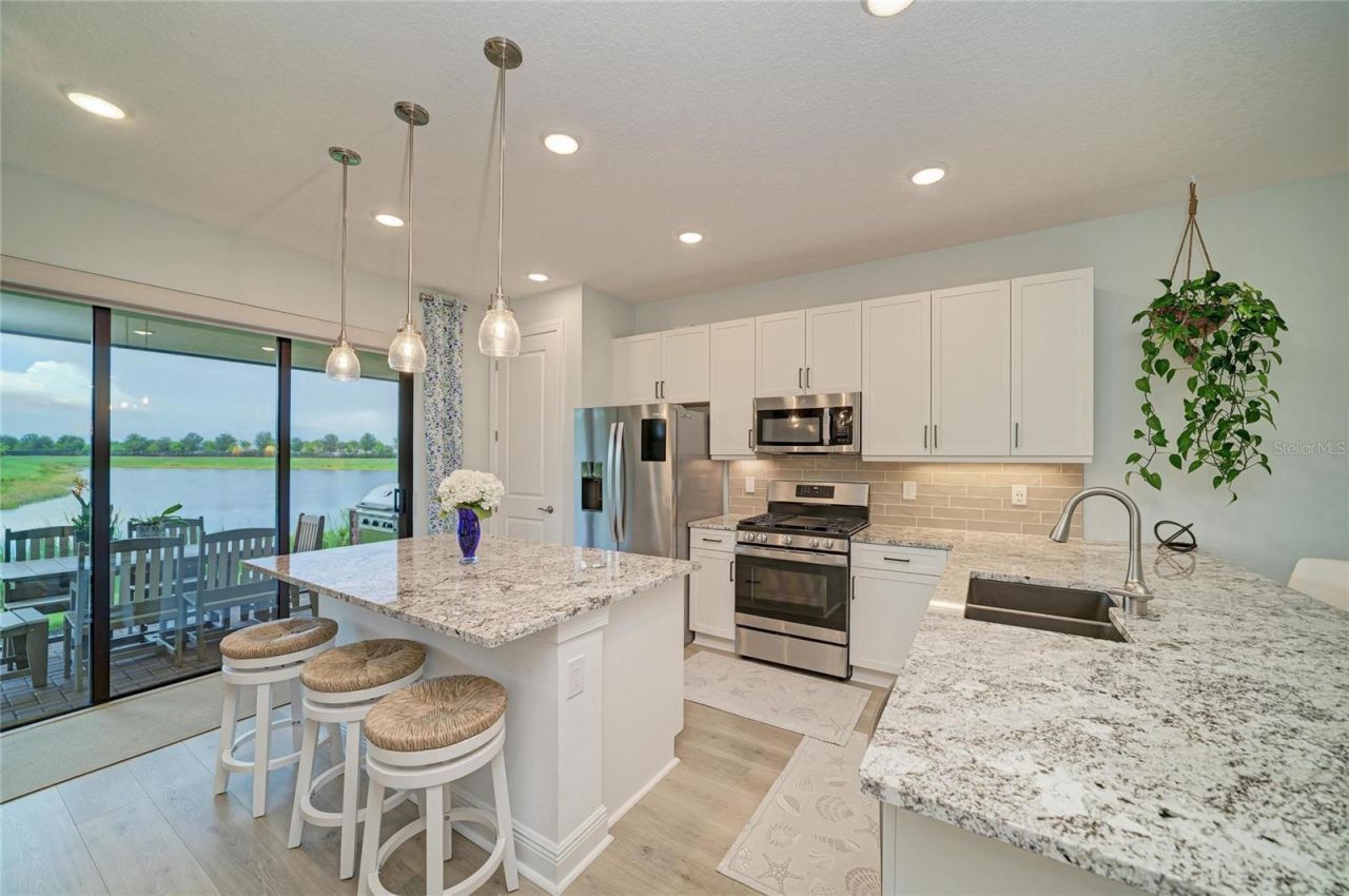 5286 Barnett Circle , Bradenton, FL 34211 Photo