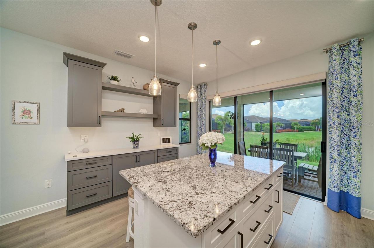 5286 Barnett Circle , Bradenton, FL 34211 Photo