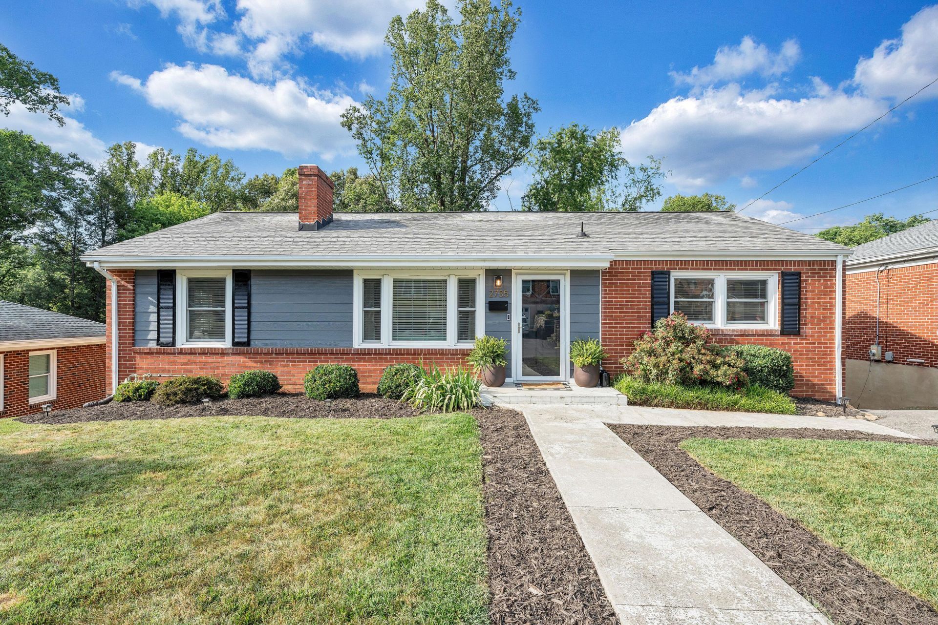 2735 Northview Dr Sw, Roanoke, VA 24018 Main Photo