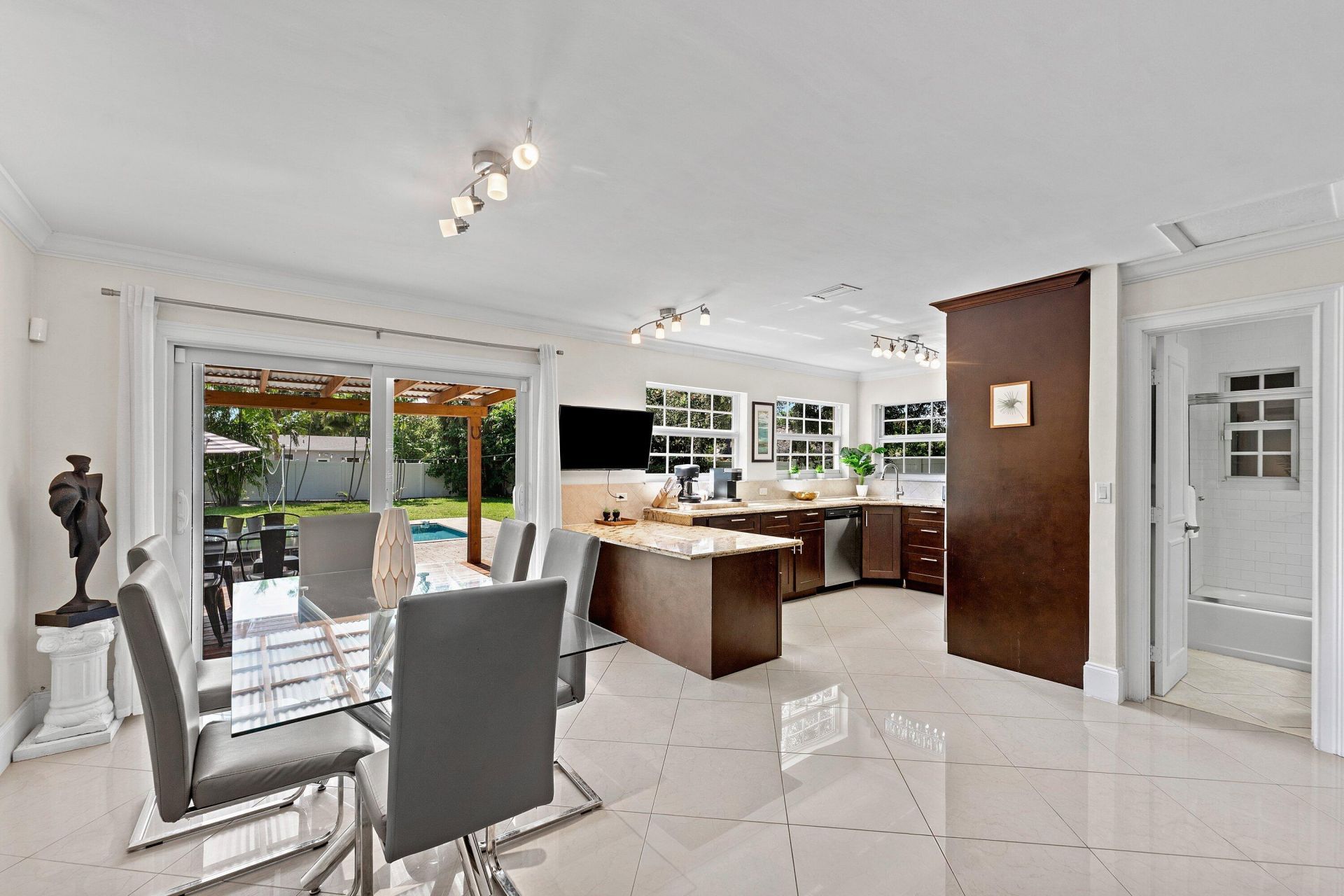 1638 NE 3rd Avenue, Delray Beach, FL 33444 Photo