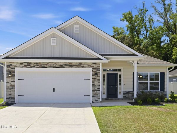 903 Eakins Lane, Richlands, NC 28574