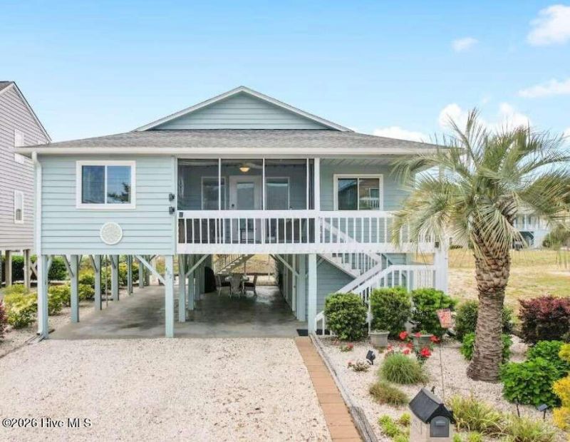422 32nd Street, Sunset Beach, NC 28468 Main Photo