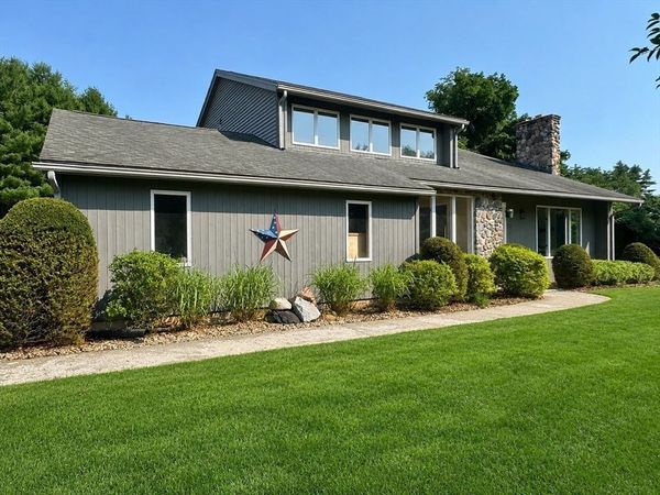 36 Fraser Dr, East Longmeadow, MA 01028