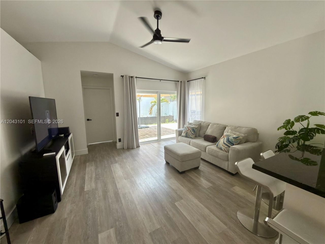 17905 SW 10th Ct, Unit 1, Pembroke Pines, FL 33029 Photo