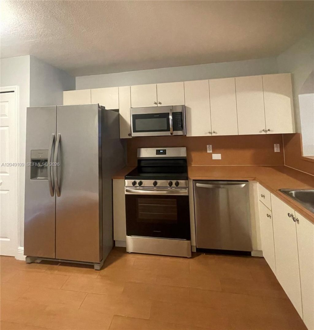1261 SE 27th St , Unit 104, Homestead, FL 33035 Photo