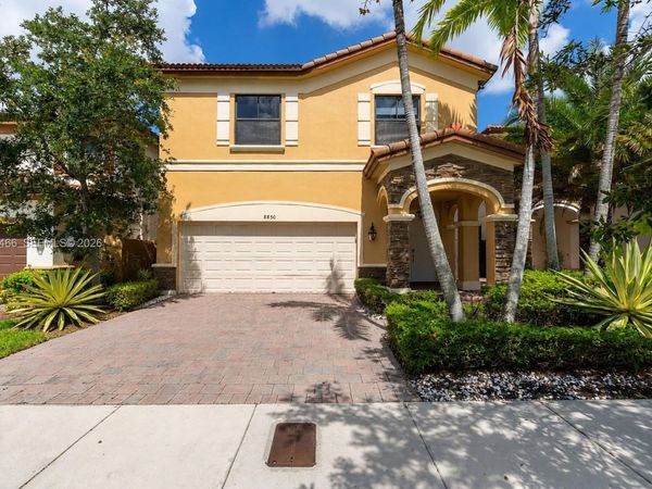 8850 NW 99th Path , Doral, FL 33178