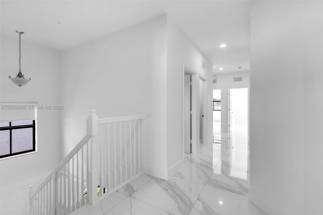 8850 NW 99th Path , Doral, FL 33178 Photo