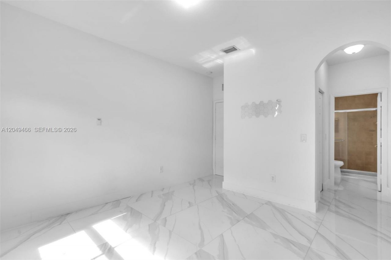 8850 NW 99th Path , Doral, FL 33178 Photo