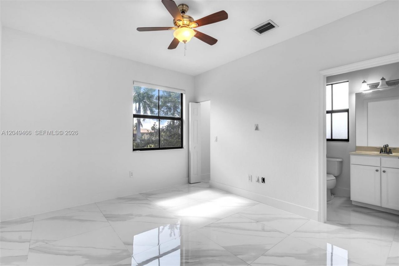 8850 NW 99th Path , Doral, FL 33178 Photo