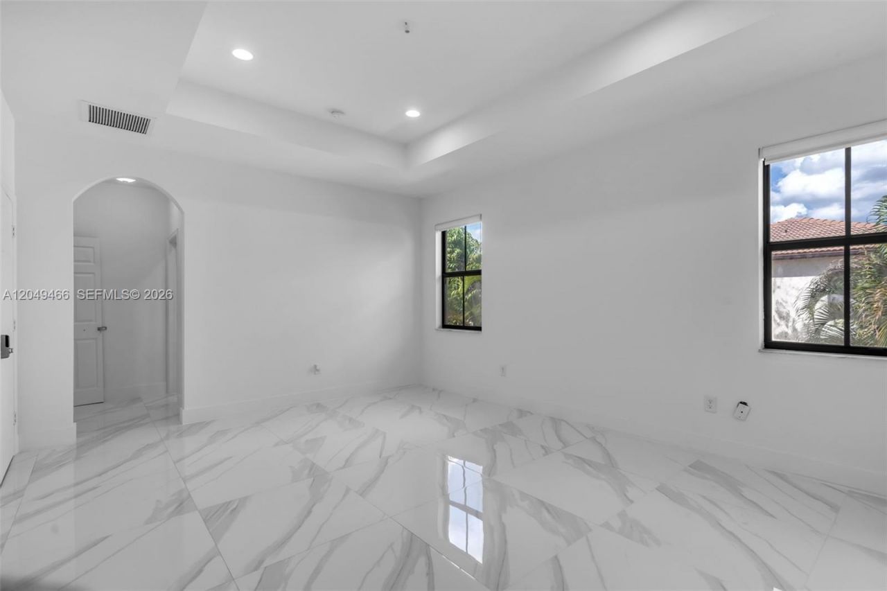 8850 NW 99th Path , Doral, FL 33178 Photo