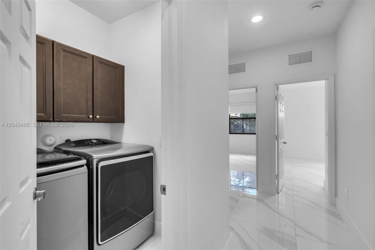 8850 NW 99th Path , Doral, FL 33178 Photo