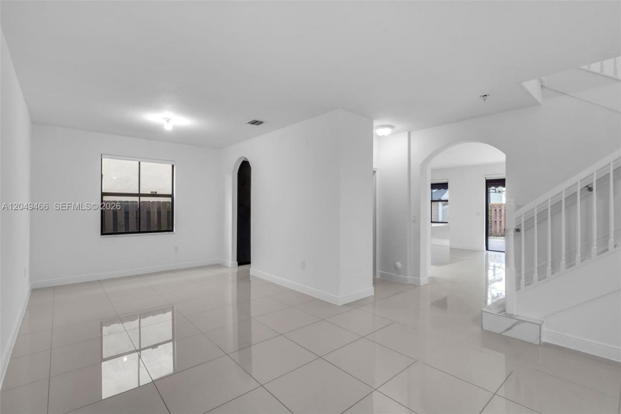 8850 NW 99th Path , Doral, FL 33178 Photo