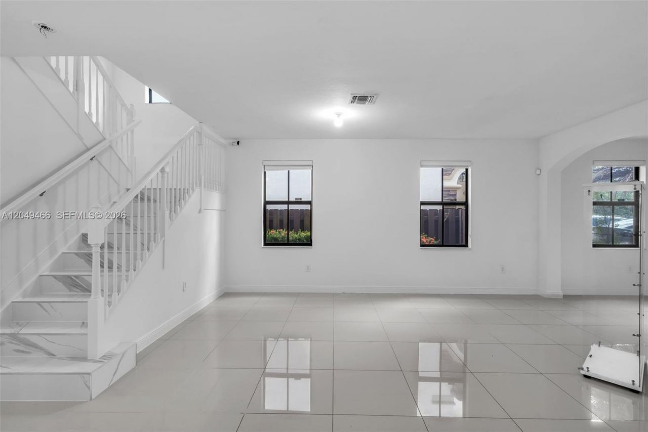 8850 NW 99th Path, Doral, FL 33178 Photo