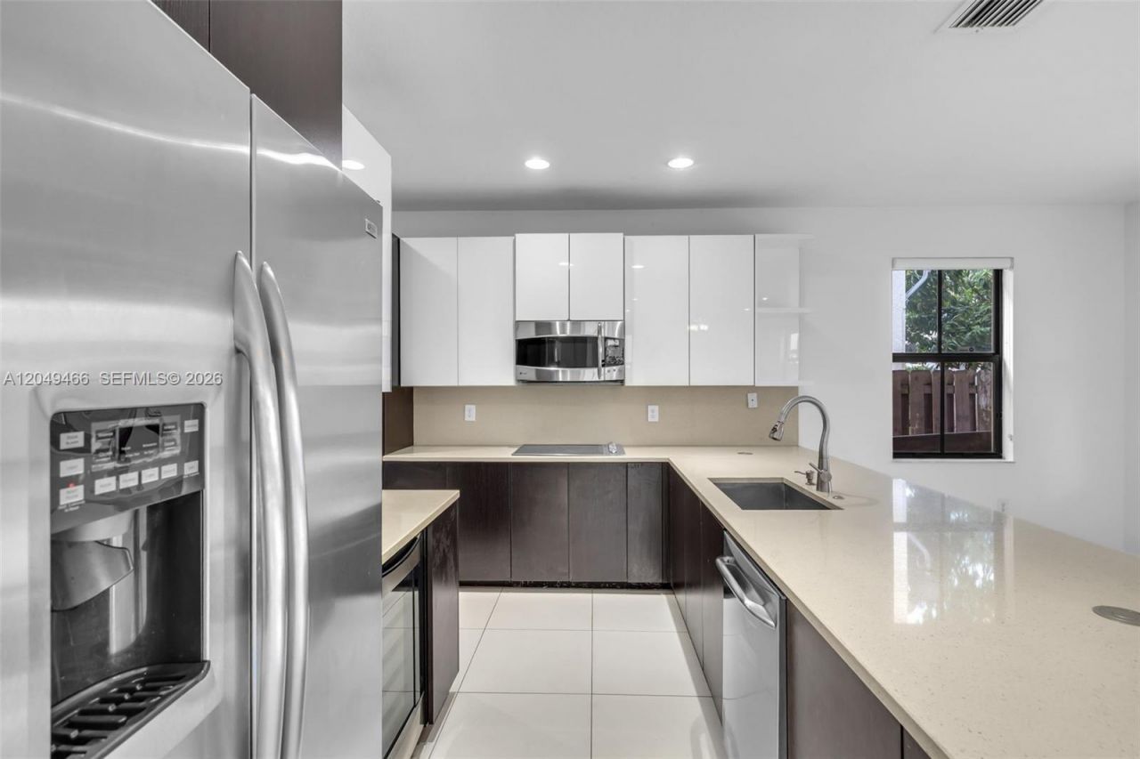 8850 NW 99th Path , Doral, FL 33178 Photo