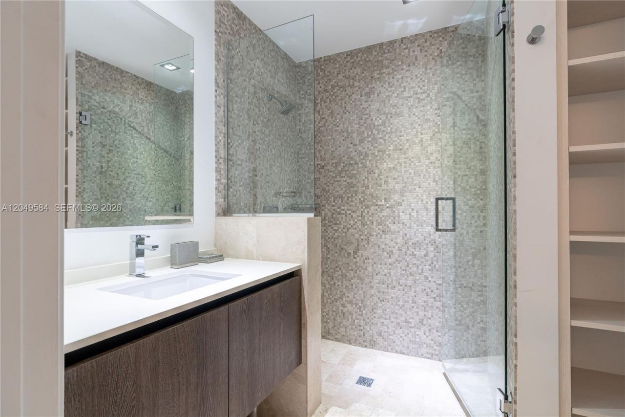 88 SW 7th St , Unit 2401, Miami, FL 33130 Photo