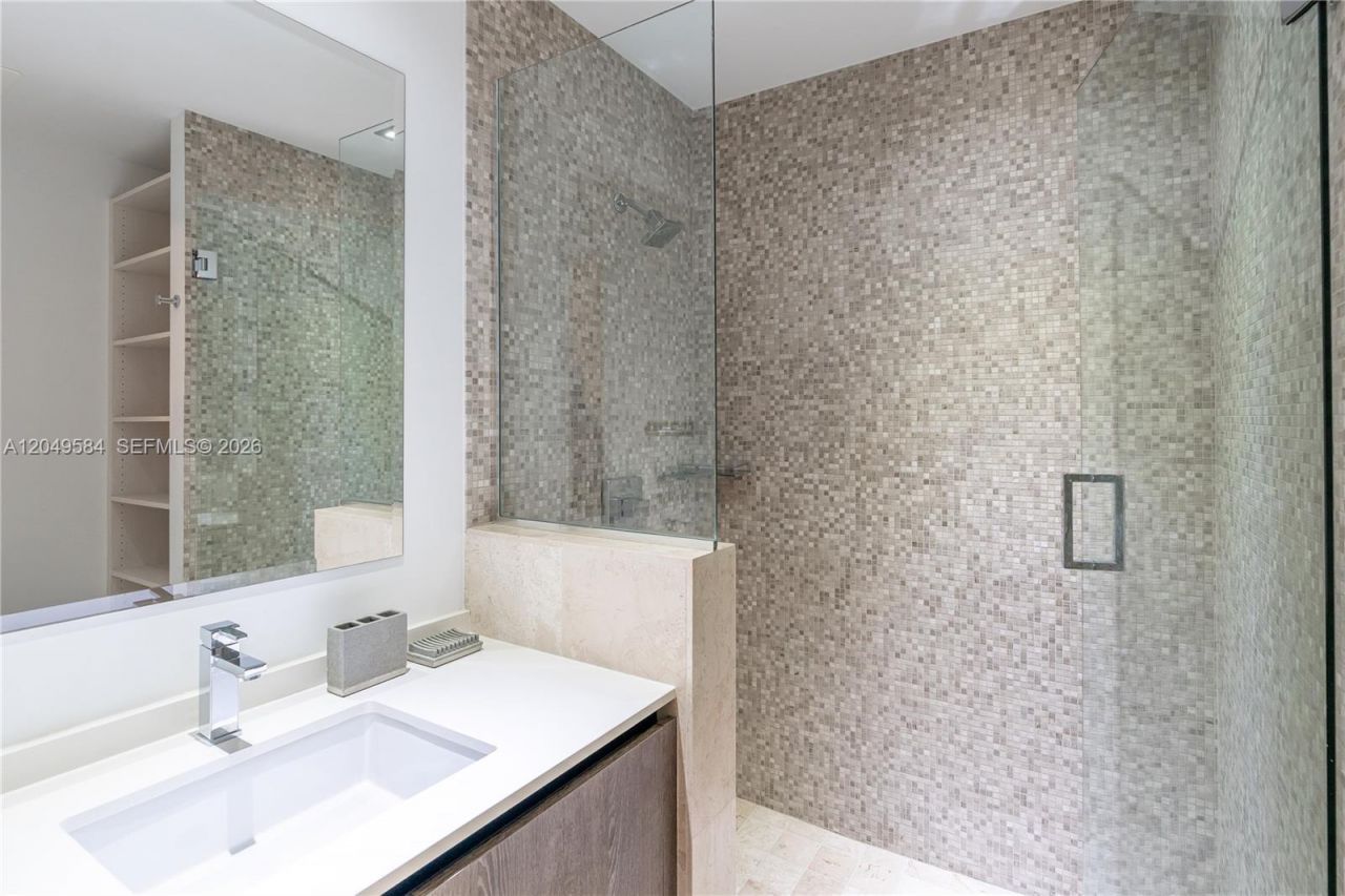 88 SW 7th St , Unit 2401, Miami, FL 33130 Photo
