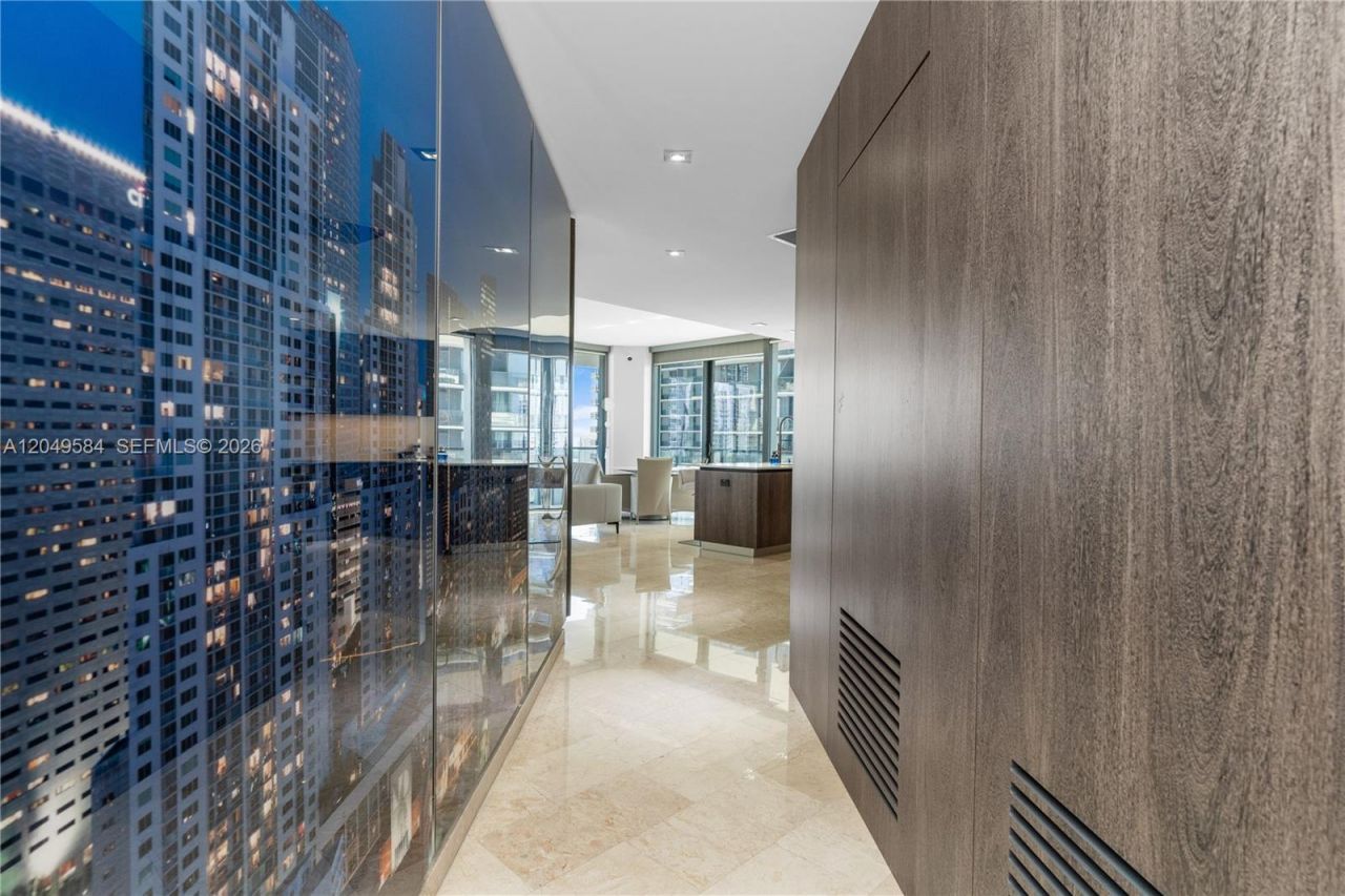 88 SW 7th St , Unit 2401, Miami, FL 33130 Photo