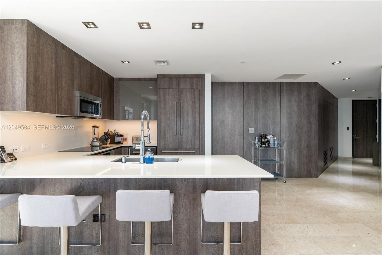 88 SW 7th St , Unit 2401, Miami, FL 33130 Photo