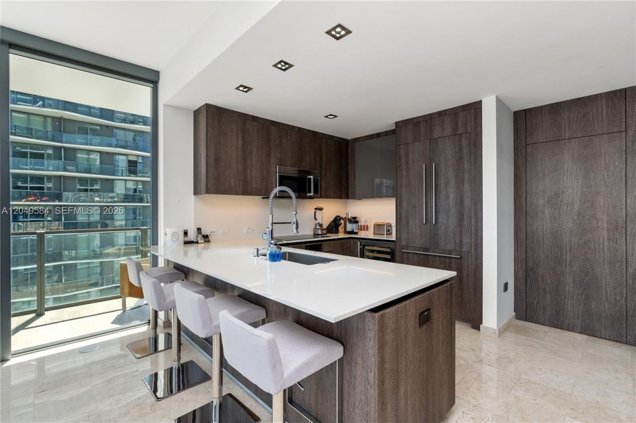 88 SW 7th St , Unit 2401, Miami, FL 33130 Photo