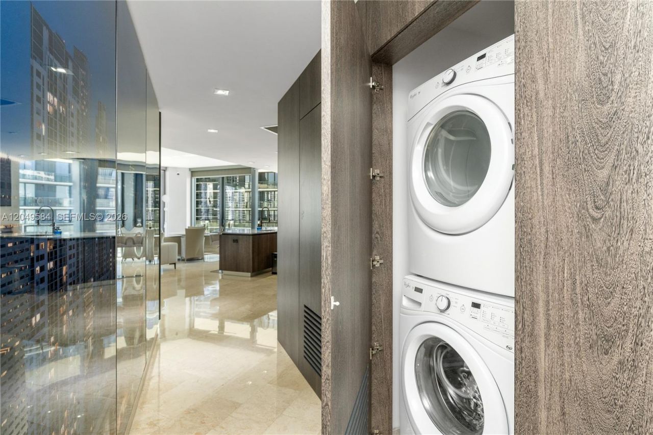 88 SW 7th St , Unit 2401, Miami, FL 33130 Photo