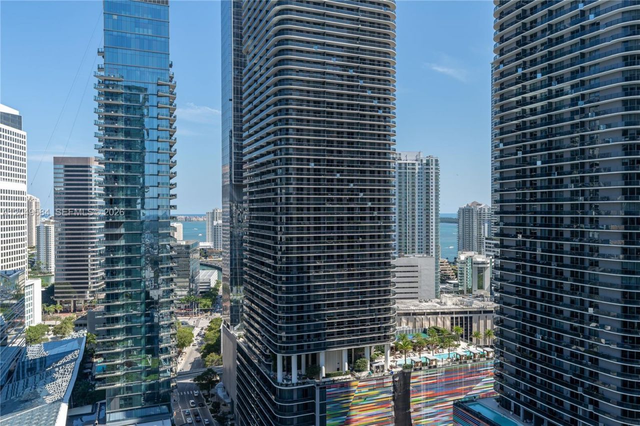 88 SW 7th St , Unit 2401, Miami, FL 33130 Photo