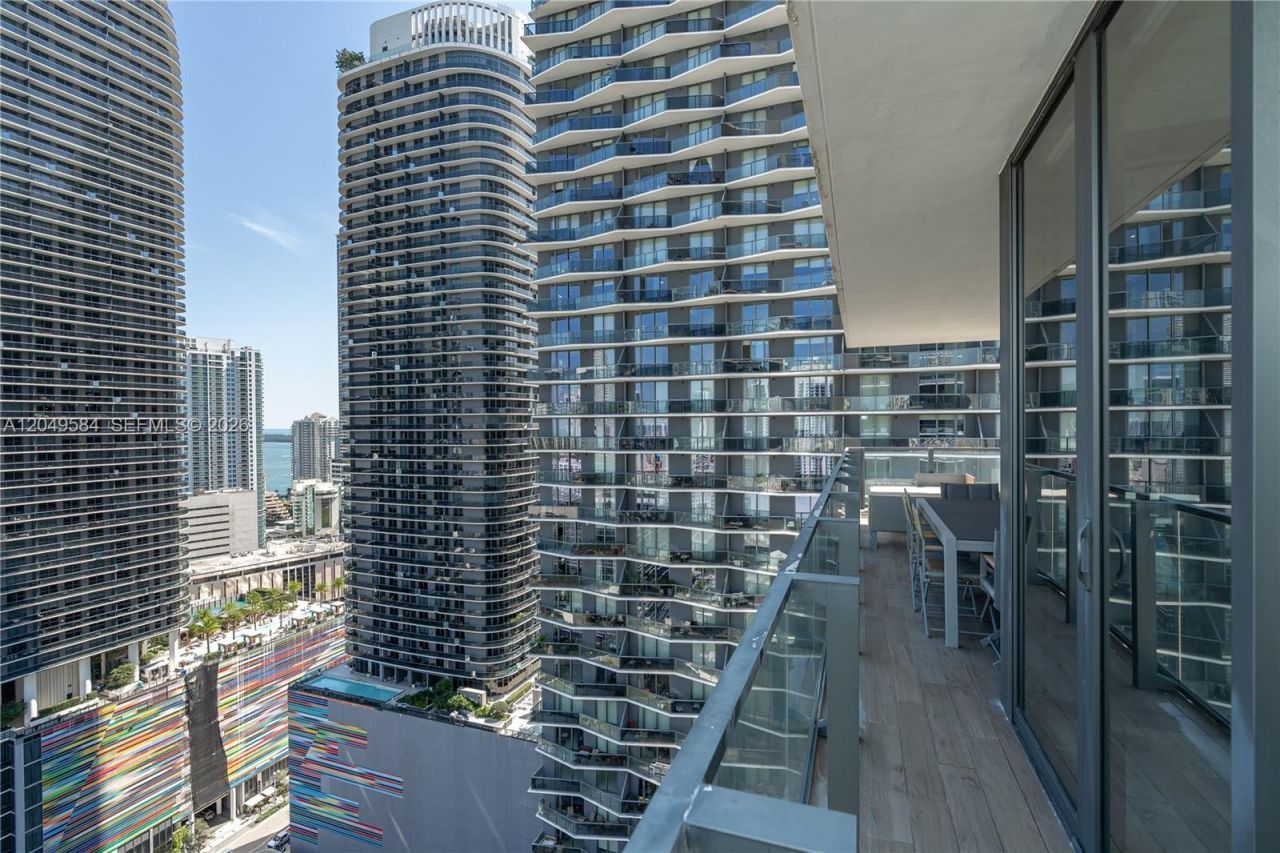 88 SW 7th St , Unit 2401, Miami, FL 33130 Photo