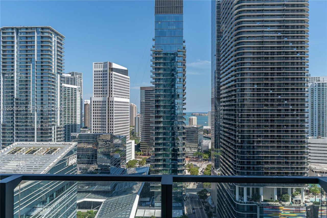 88 SW 7th St , Unit 2401, Miami, FL 33130 Photo