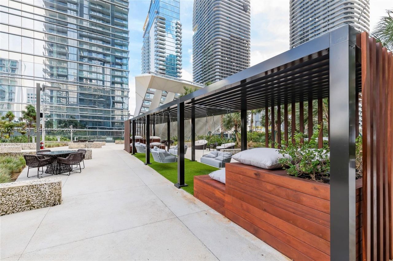 88 SW 7th St , Unit 2401, Miami, FL 33130 Photo
