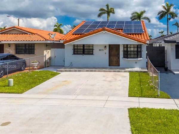 8871 NW 114th St , Hialeah Gardens, FL 33018