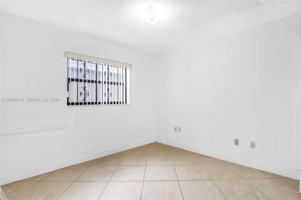 8871 NW 114th St , Hialeah Gardens, FL 33018 Photo